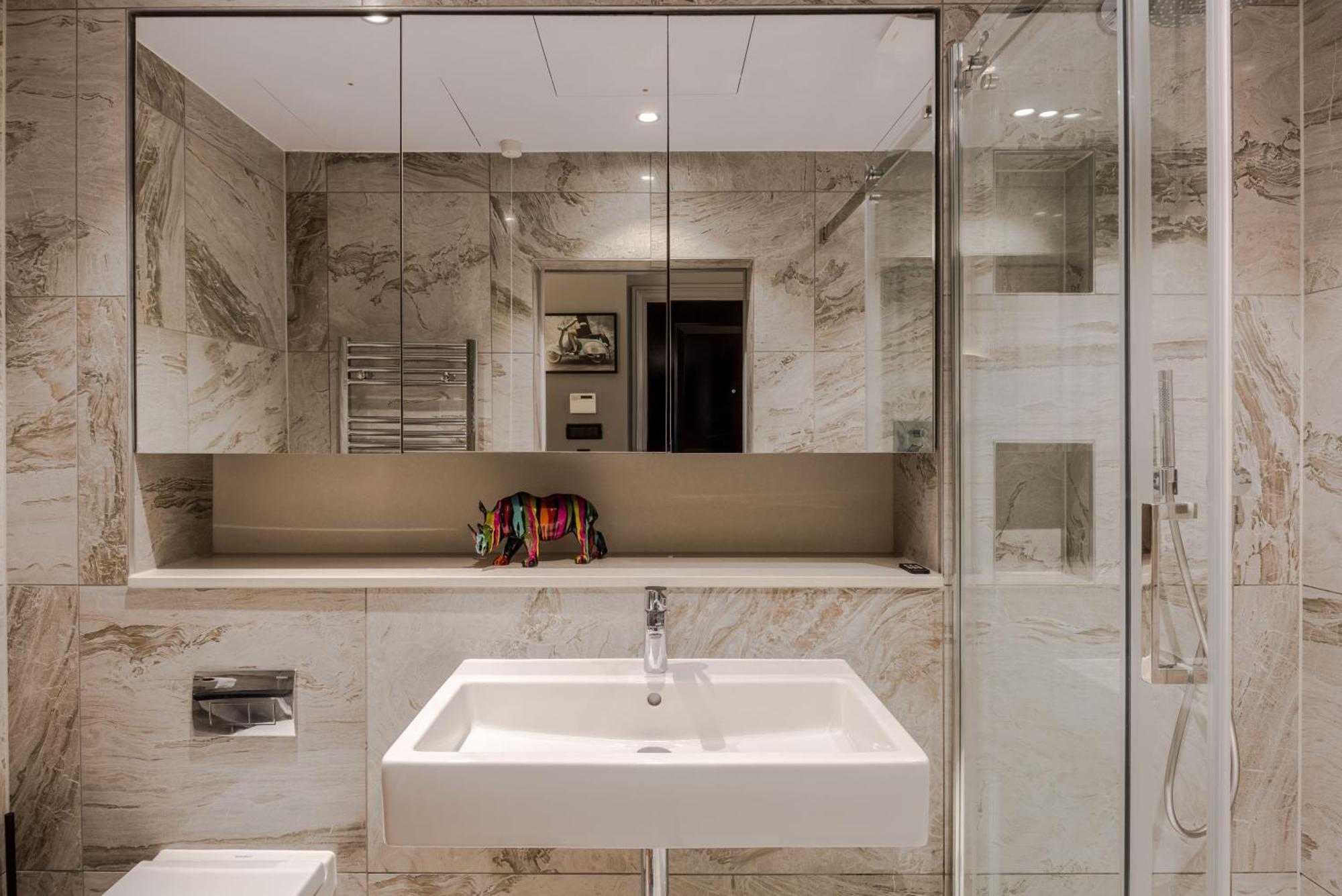 The Secret Chamber - Covent Garden By Frankie Says Apartamento